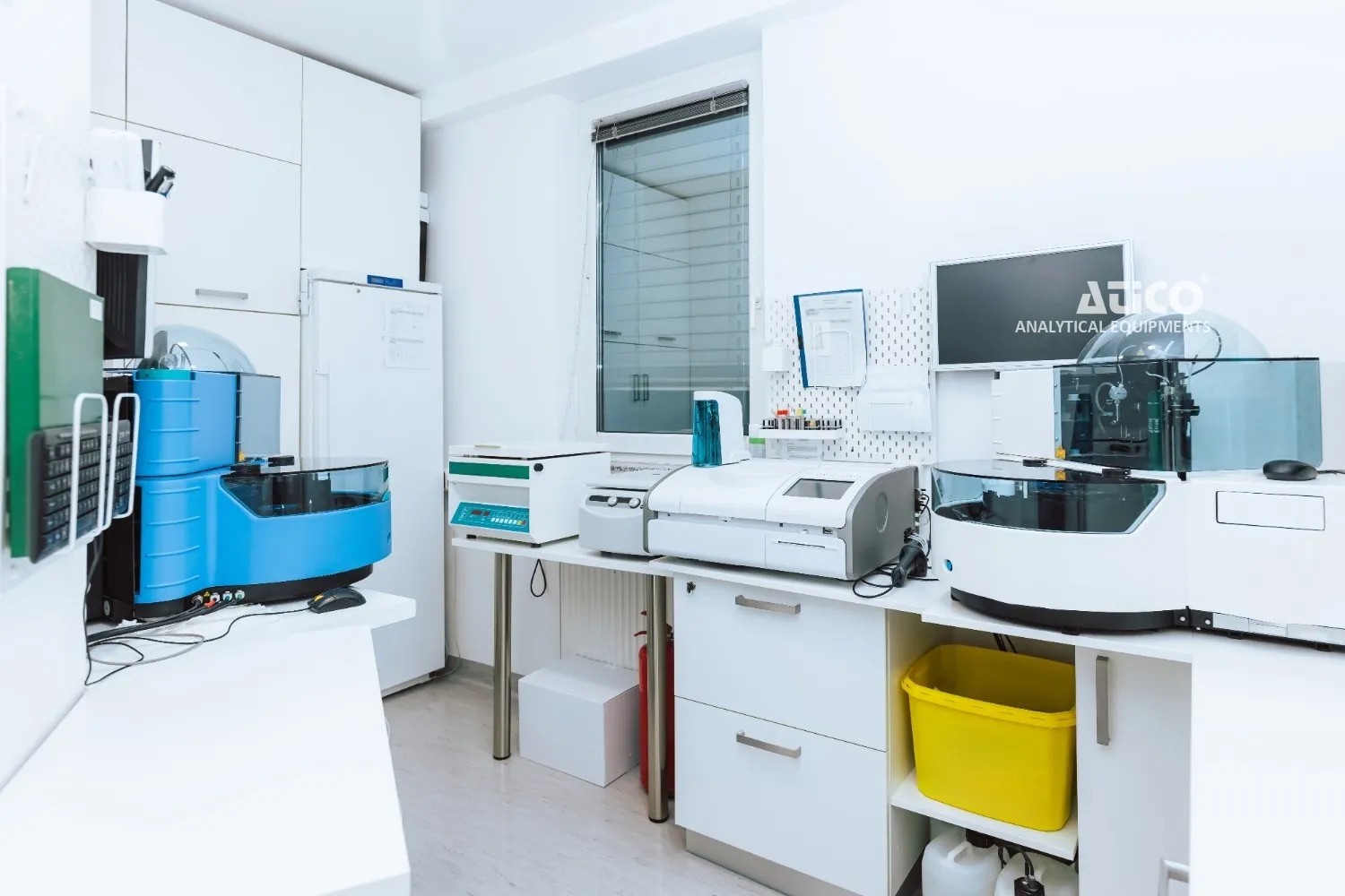 Physics Laboratory Equipment